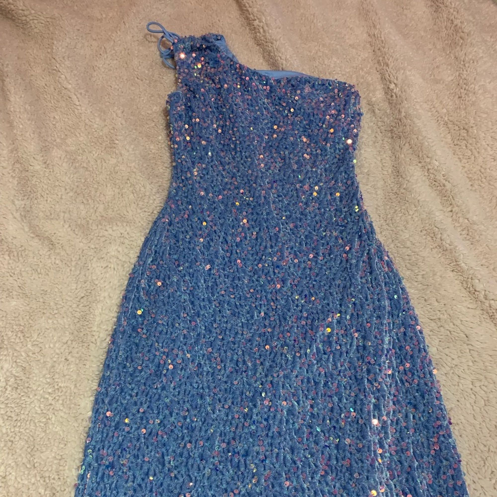 Lucy in the Sky sequins sky blue prom/event dress, size S (5ft4/5ft5)